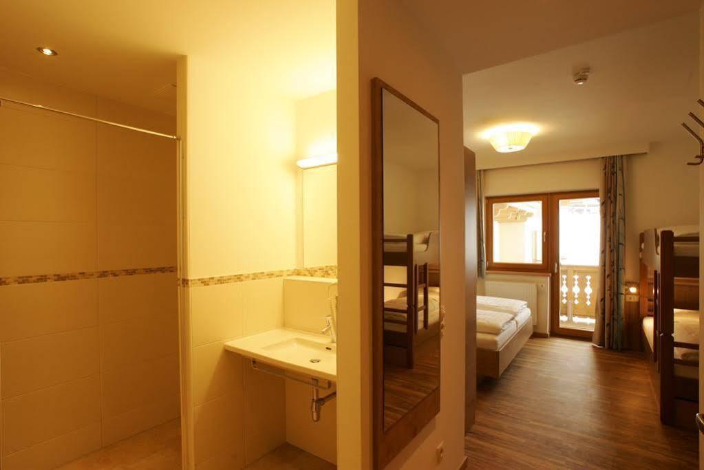 Familien & Wohlfuhlhotel Johanneshof Saalbach-Hinterglemm Exterior photo